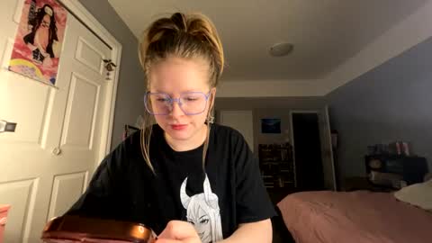 Snapshot of lyla999 chatting on January 12, 8:14 am lyla999 online show from January 12, 8:14 am