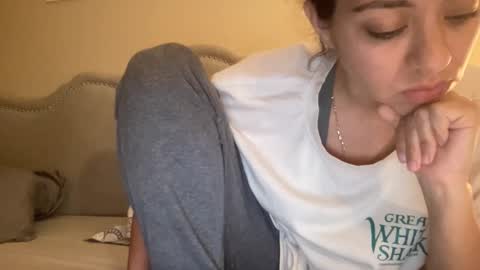 Snapshot of lylajades chatting on February 24, 4:21 am Olivia online show from February 24, 4:21 am