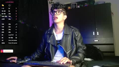 Lyle Bennett Freelance Model online show from January 20, 11:13 am