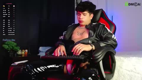 Lyle Bennett Freelance Model online show from October 9, 12:58 pm