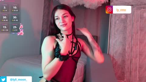 Snapshot of lylita_moon chatting on December 20, 2:30 am Littl online show from December 20, 2:30 am