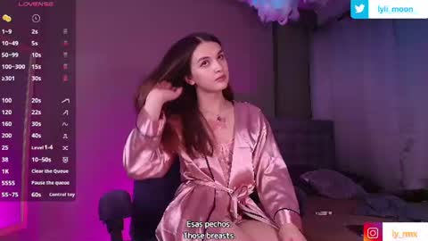 Snapshot of lylita_moon chatting on June 18, 3:51 am Littl online show from June 18, 3:51 am