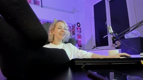Lylith Skye NO NUDE model online show from December 11, 2:33 pm