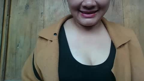 lylymai online show from September 28, 1:44 am