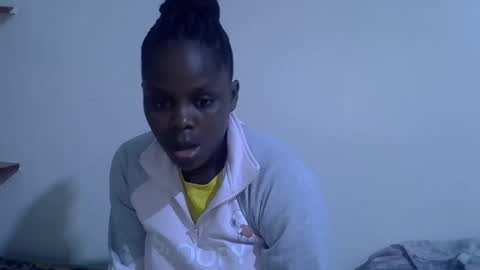 lyn_anna online show from May 15, 11:56 pm