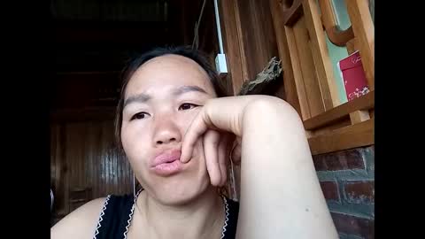 Snapshot of lyn_eva chatting on March 1, 2:24 am lyn_eva online show from March 1, 2:24 am