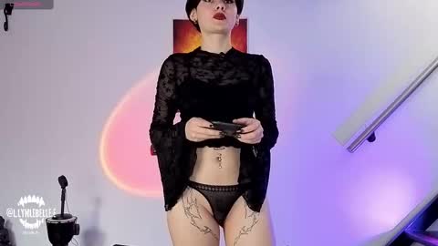 Lyn online show from September 9, 6:51 pm