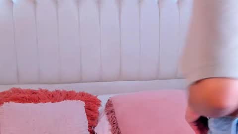 Lyn online show from December 22, 11:18 am