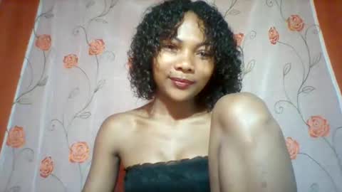 lyndah19 online show from November 26, 8:48 am