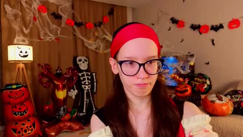 Sara online show from October 29, 4:42 pm