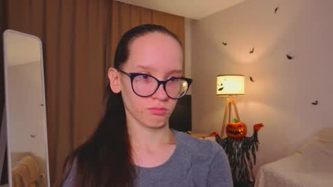 Sara online show from November 27, 4:20 pm