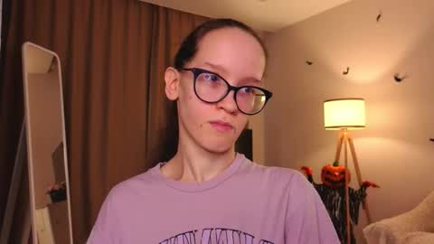 Sara online show from November 29, 4:43 pm