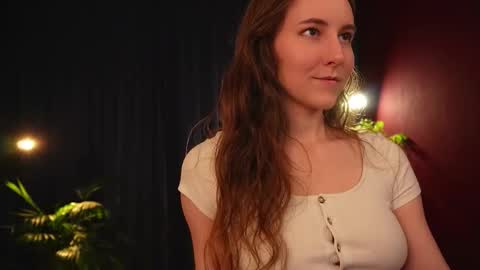 Snapshot of lynn_feline chatting on October 14, 3:29 am Lynn online show from October 14, 3:29 am