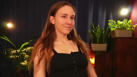 Snapshot of lynn_feline chatting on November 17, 2:45 pm Lynn online show from November 17, 2:45 pm