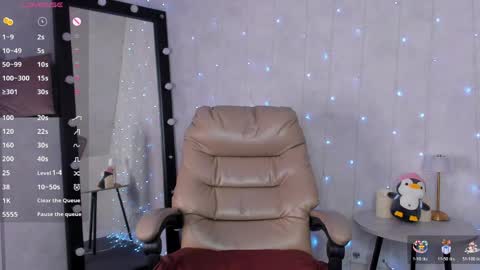 Snapshot of lynn_martin chatting on May 13, 12:41 am Lynn online show from May 13, 12:41 am