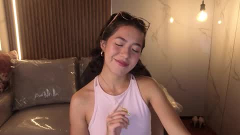 Snapshot of lynn_turner_ chatting on January 17, 12:43 pm lynn_turner_ online show from January 17, 12:43 pm