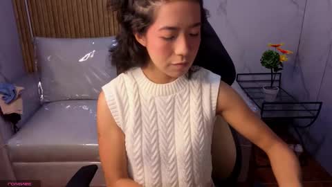 Snapshot of lynn_turner_ chatting on February 4, 1:06 pm lynn_turner_ online show from February 4, 1:06 pm