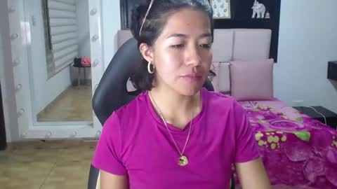 Snapshot of lynn_turner_ chatting on February 7, 8:12 pm lynn_turner_ online show from February 7, 8:12 pm