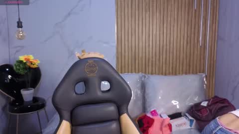 Snapshot of lynn_turner_ chatting on February 19, 12:56 pm lynn_turner_ online show from February 19, 12:56 pm