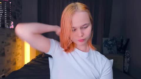 Cozy Lynns room online show from February 8, 8:29 am