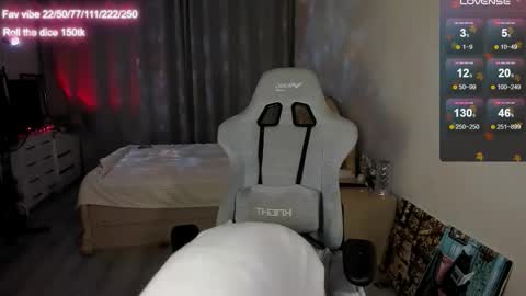 Snapshot of lynne_dawson chatting on November 23, 6:30 pm lynne_dawson online show from November 23, 6:30 pm