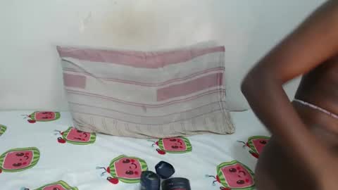 lyenne online show from September 18, 12:29 pm