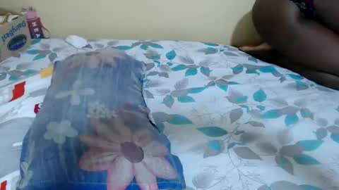 Snapshot of lynnesee chatting on February 16, 10:55 am lyenne online show from February 16, 10:55 am