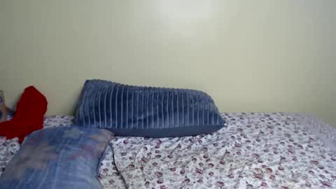 Snapshot of lynnesee chatting on March 11, 6:08 am lyenne online show from March 11, 6:08 am