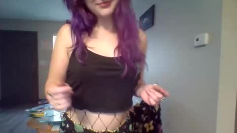 Lynn  online show from February 19, 9:22 pm