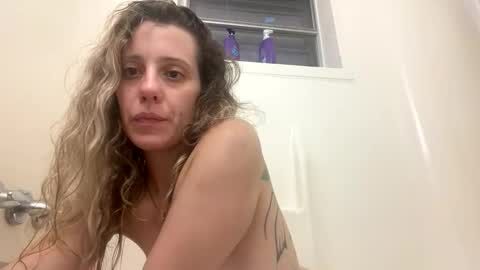 lynnthomas5 online show from February 22, 12:34 am