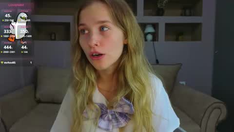 Lynn online show from October 25, 2:24 pm