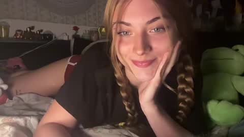 lynnxadams online show from July 17, 2:29 am