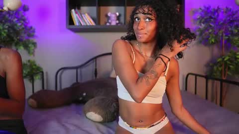 Snapshot of lynx_sun__ chatting on February 11, 8:58 pm Lynx and Sun online show from February 11, 8:58 pm