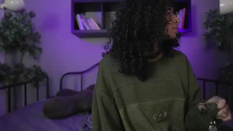 Snapshot of lynx_sun__ chatting on February 12, 7:31 pm Lynx and Sun online show from February 12, 7:31 pm