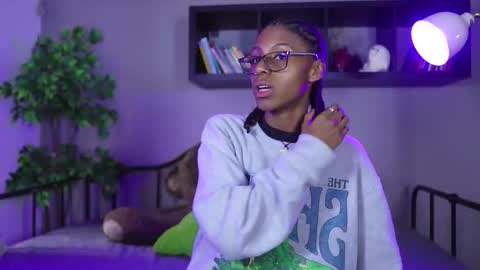 Snapshot of lynx_sun__ chatting on February 23, 8:17 pm Lynx and Sun online show from February 23, 8:17 pm