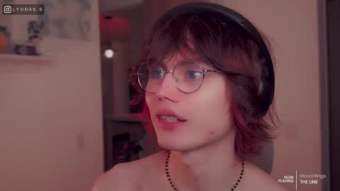 Lyodass online show from March 26, 1:22 am