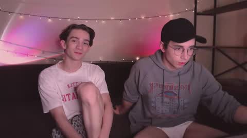 Snapshot of lyonfilm chatting on October 18, 6:19 pm KennyEliot online show from October 18, 6:19 pm