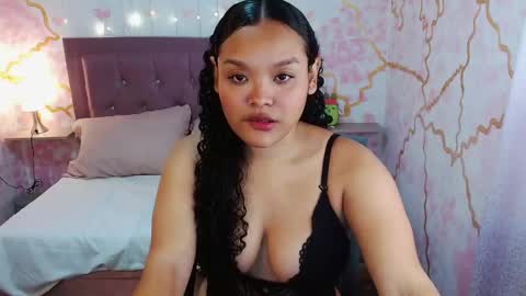 Snapshot of lyra_0 chatting on January 14, 8:37 pm Lyra online show from January 14, 8:37 pm