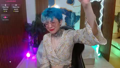 Snapshot of lyra_tay chatting on February 25, 7:12 pm lyra_tay online show from February 25, 7:12 pm