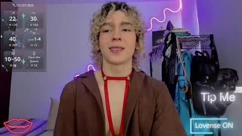 Lyric online show from November 19, 8:53 pm