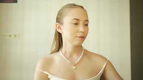 Snapshot of lysii_astra chatting on June 27, 11:15 am Liza online show from June 27, 11:15 am