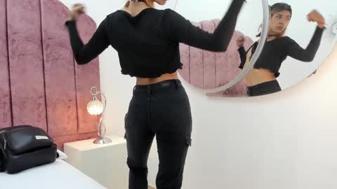 Snapshot of lyxi_ chatting on February 28, 6:09 pm Lyxi online show from February 28, 6:09 pm
