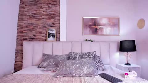 Snapshot of lyzzi_smith01 chatting on October 24, 8:27 pm Lizzy smith online show from October 24, 8:27 pm