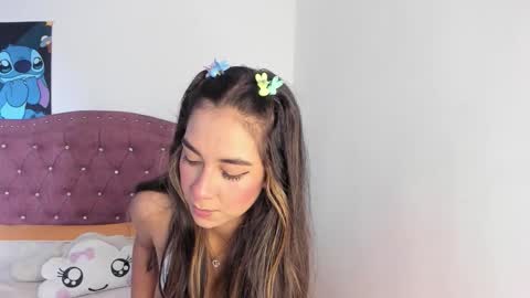 Snapshot of lyzzi_smith01 chatting on December 15, 9:08 pm Lizzy smith online show from December 15, 9:08 pm