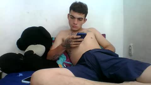 Snapshot of m0ntana777 chatting on October 4, 10:35 am m0ntana777 online show from October 4, 10:35 am