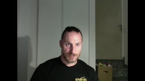 Snapshot of m4rduk81 chatting on December 2, 5:15 pm m4rduk online show from December 2, 5:15 pm