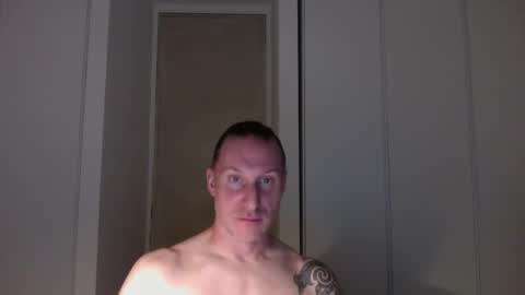 Snapshot of m4rduk81 chatting on October 3, 5:10 pm m4rduk online show from October 3, 5:10 pm