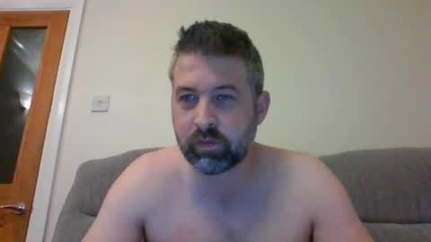 Snapshot of m5572 chatting on November 27, 10:01 pm Mathew online show from November 27, 10:01 pm