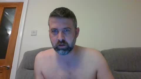 Snapshot of m5572 chatting on June 10, 9:03 pm Mathew online show from June 10, 9:03 pm