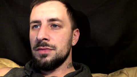 Snapshot of m_stephen chatting on November 23, 1:27 am m_stephen online show from November 23, 1:27 am